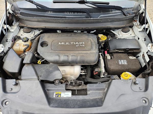 2017 JEEP CHEROKEE — Engine bay