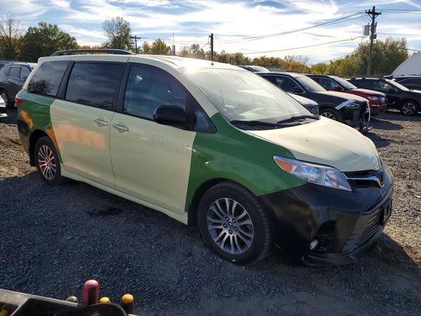 2020 TOYOTA SIENNA Q grade — Passenger 3/4