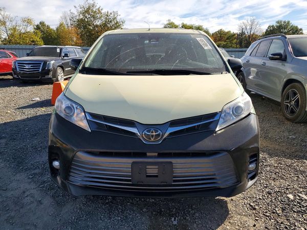 2020 TOYOTA SIENNA Q grade — DIRF