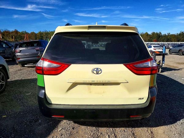 2020 TOYOTA SIENNA Q grade — DIRR