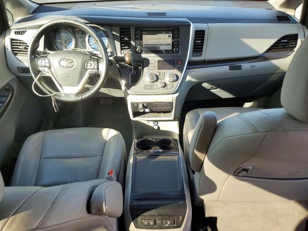2020 TOYOTA SIENNA Q grade — CKPT