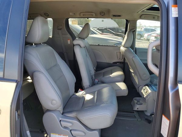 2020 TOYOTA SIENNA Q grade — PSRS