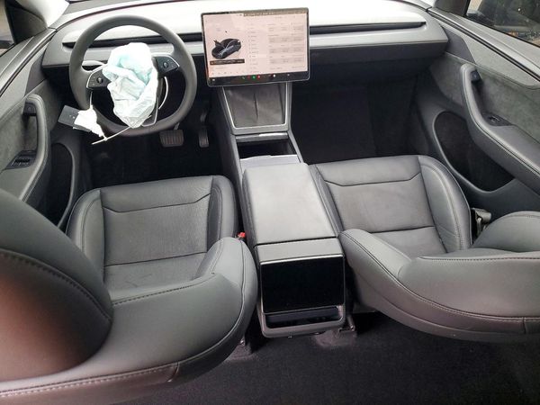 2026 TESLA MODEL Y
