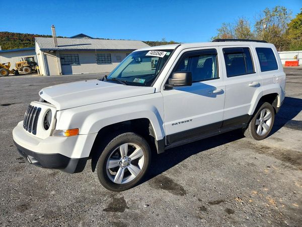 2017 JEEP PATRIOT Latitude — Front 3/4