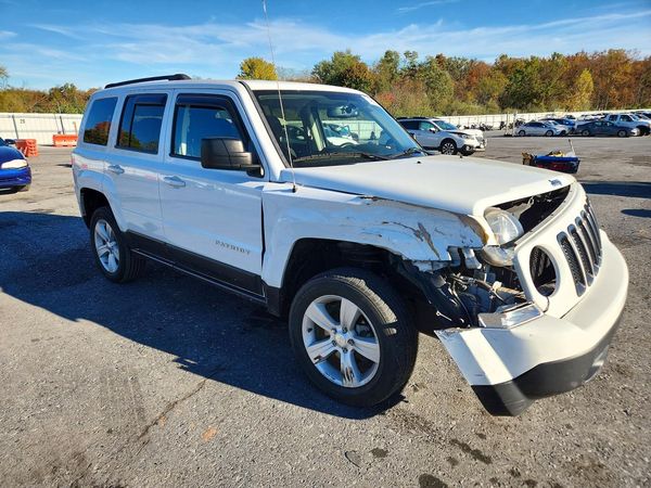 2017 JEEP PATRIOT Latitude — Passenger 3/4