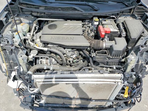 2023 NISSAN ROGUE SV — Engine bay
