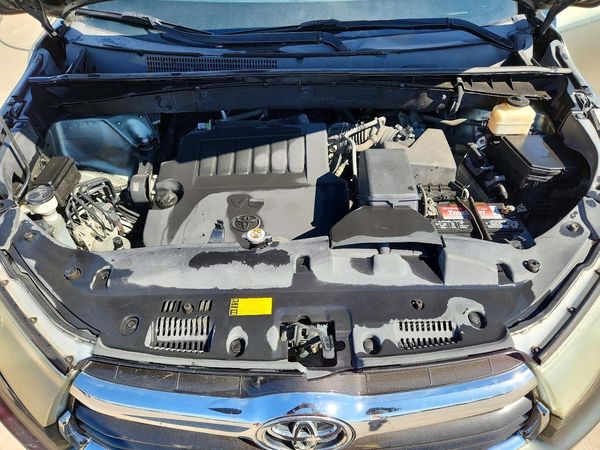 2015 TOYOTA HIGHLANDER Base/Hybrid — Engine bay