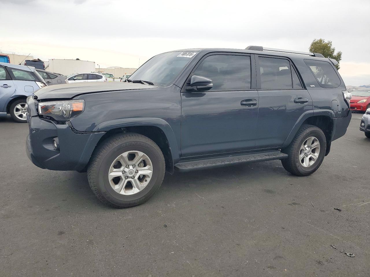 2024 TOYOTA 4RUNNER SR5 Prem — Front 3/4