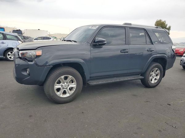 2024 TOYOTA 4RUNNER SR5 Prem — Front 3/4