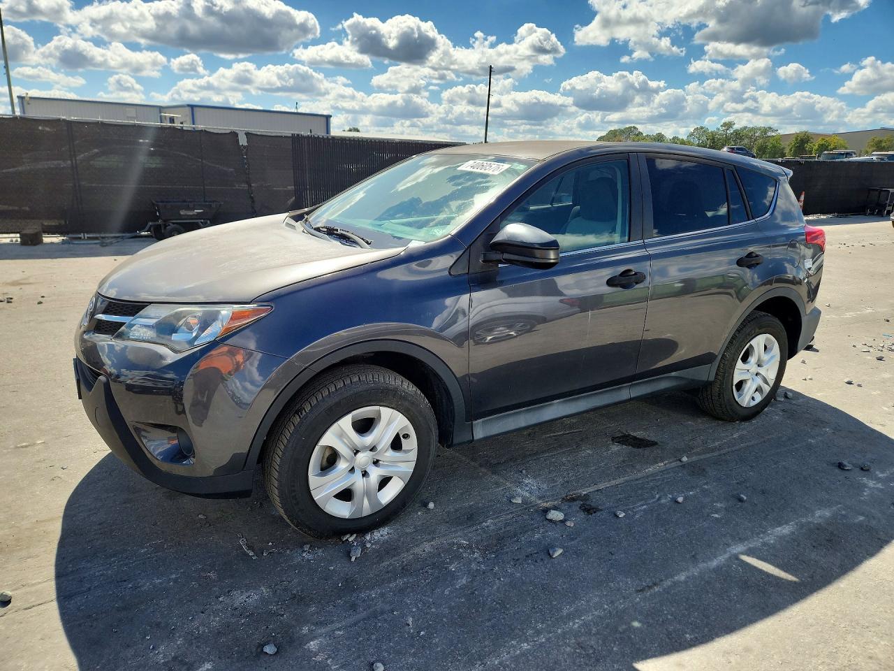2013 TOYOTA RAV4 Standard — Front 3/4