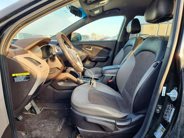2012 HYUNDAI TUCSON GLS — DENT