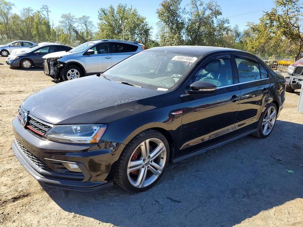 2017 VOLKSWAGEN JETTA GLI — Front 3/4