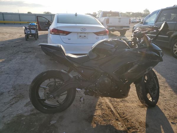 2025 KAWASAKI EX650