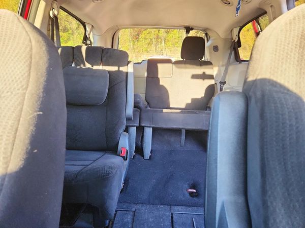 2012 DODGE GRAND CARAVAN SXT — SUVN