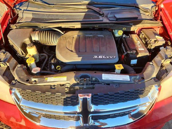 2012 DODGE GRAND CARAVAN SXT — Engine bay