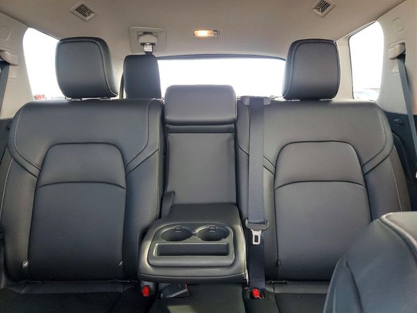 2025 NISSAN PATHFINDER SL — SUVN