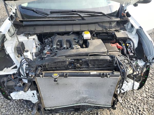 2025 NISSAN PATHFINDER SL — Engine bay