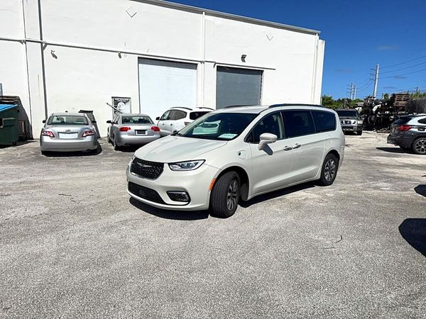 2021 CHRYSLER PACIFICA Touring L