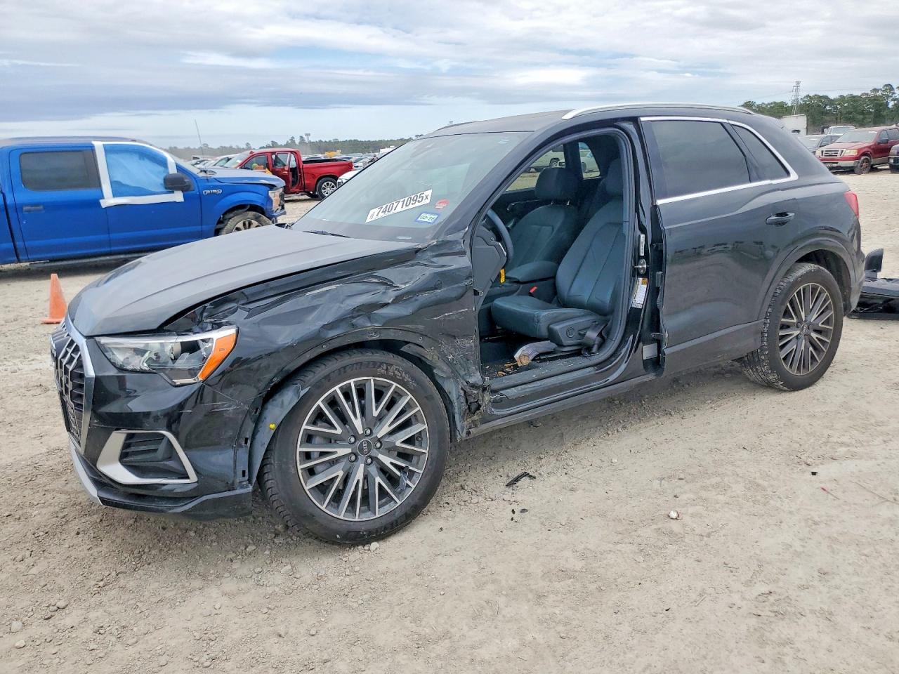 2021 AUDI Q3 quattro Premium
