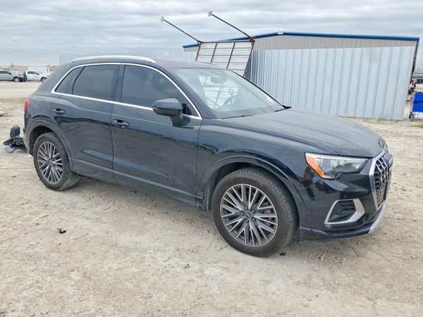2021 AUDI Q3 quattro Premium