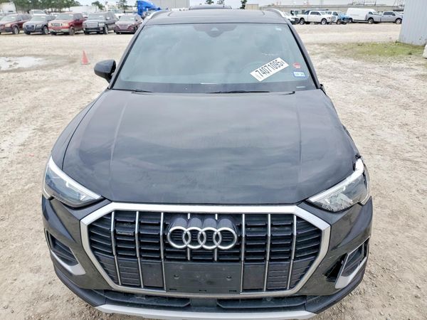 2021 AUDI Q3 quattro Premium