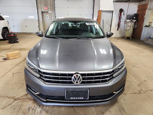 2017 VOLKSWAGEN PASSAT SE — DIRF
