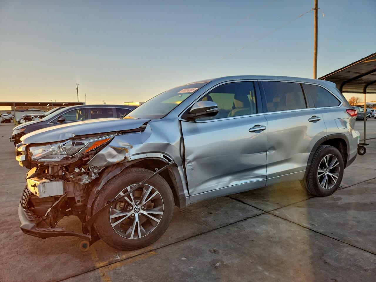 2017 TOYOTA HIGHLANDER
