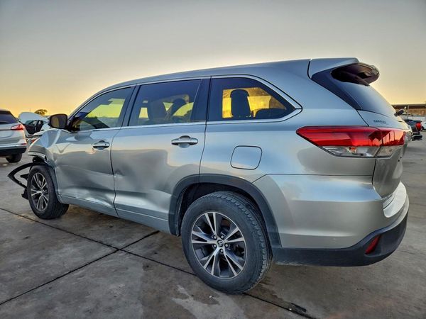 2017 TOYOTA HIGHLANDER