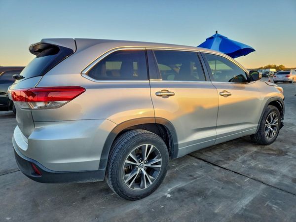 2017 TOYOTA HIGHLANDER