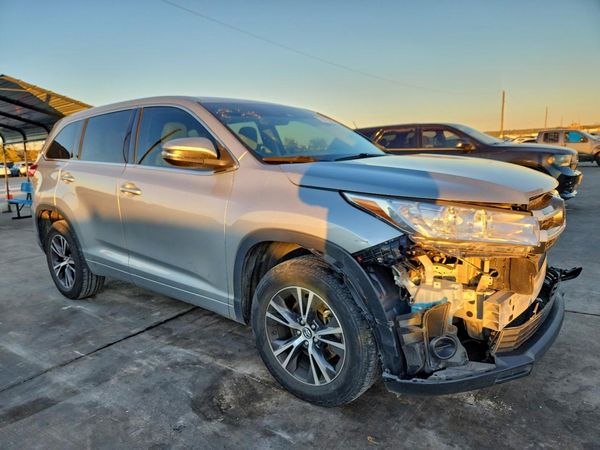 2017 TOYOTA HIGHLANDER