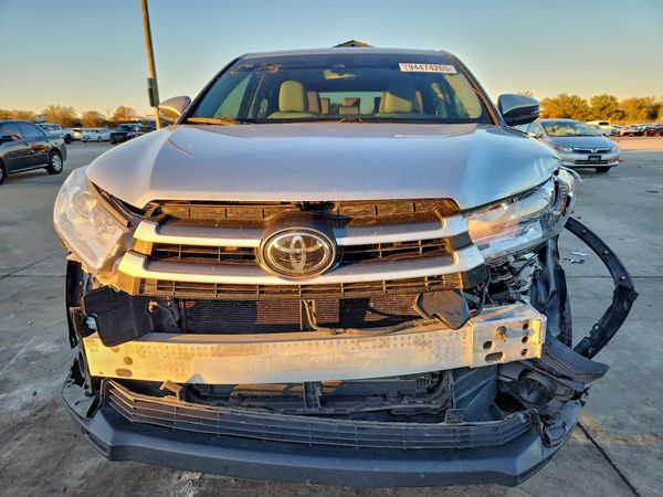 2017 TOYOTA HIGHLANDER