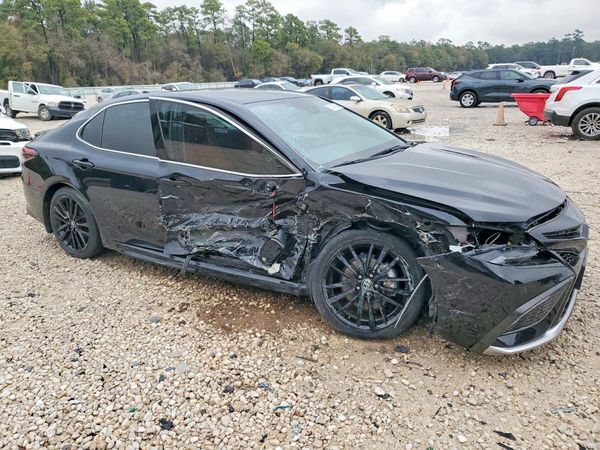 2022 TOYOTA CAMRY XSE