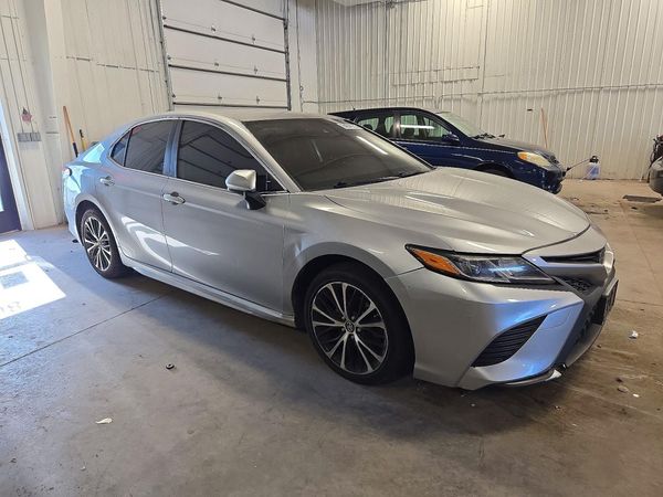 2019 TOYOTA CAMRY L/LE/SE/XLE — Passenger 3/4