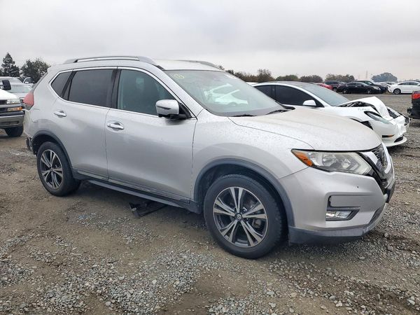 2018 NISSAN ROGUE — Passenger 3/4