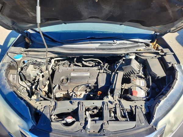 2015 HONDA CRV LX — Engine bay