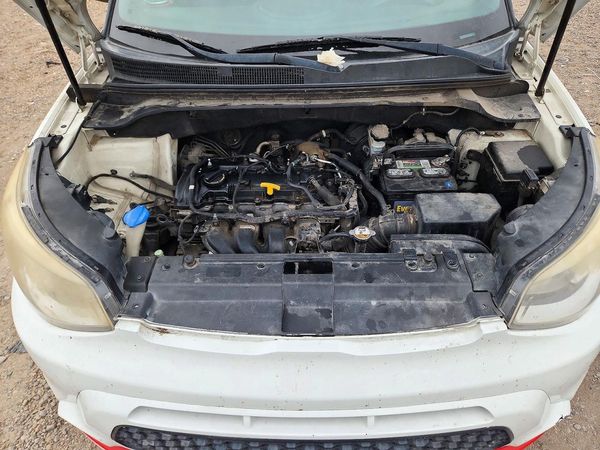 2014 KIA SOUL GLS(PLUS) — Engine bay