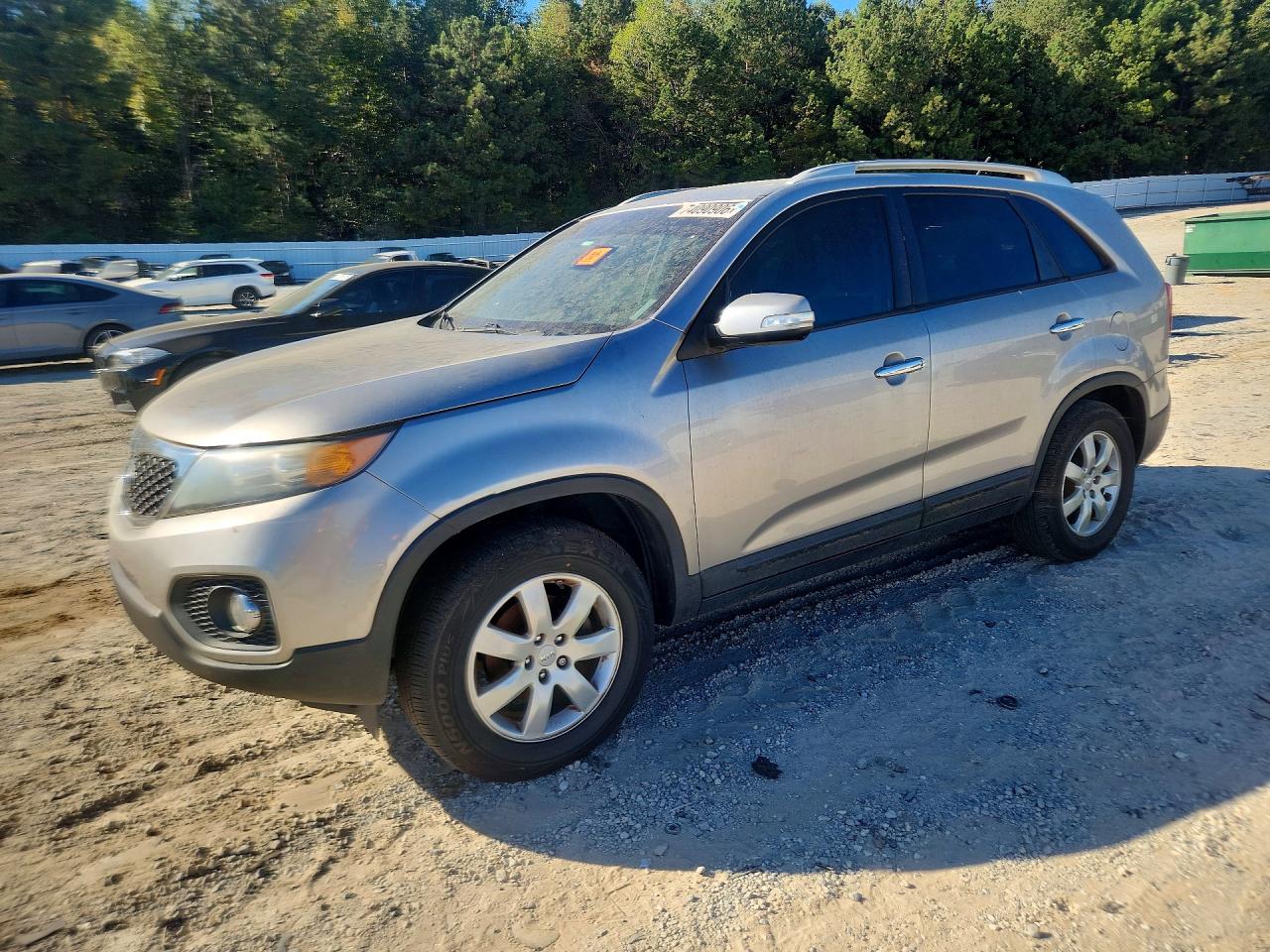 2013 KIA SORENTO Base / LX — Front 3/4