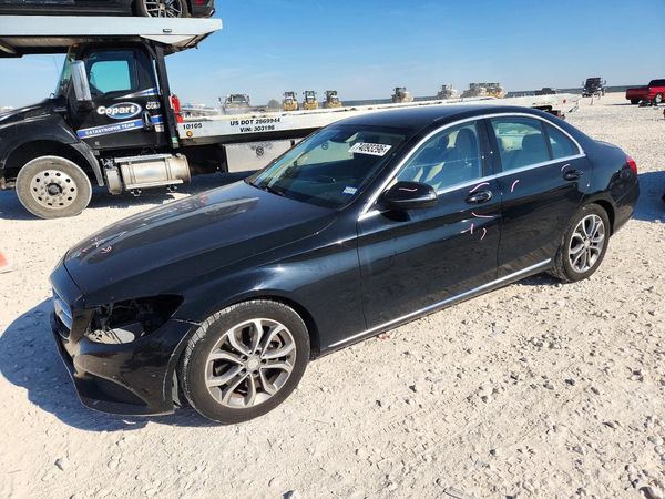 2016 MERCEDES-BENZ C C300 — Front 3/4