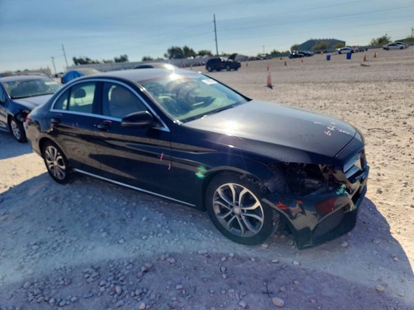 2016 MERCEDES-BENZ C C300 — Passenger 3/4