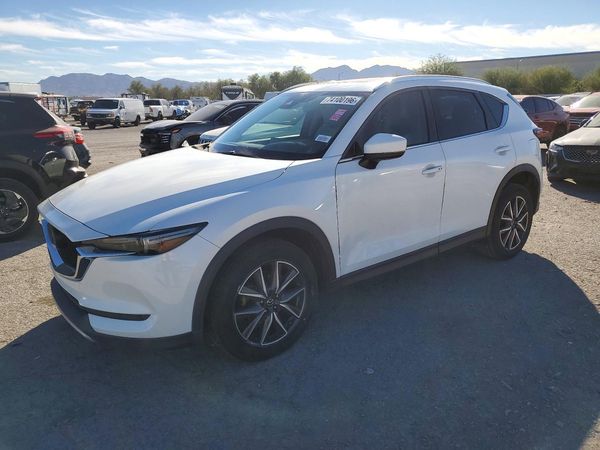 2018 MAZDA CX-5 Grand Touring — Front 3/4