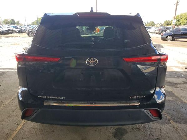 2022 TOYOTA HIGHLANDER XLE — DIRR