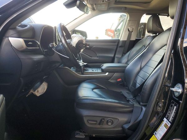 2022 TOYOTA HIGHLANDER XLE — DENT