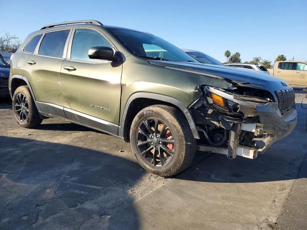 2019 JEEP CHEROKEE LATITUDE FWD