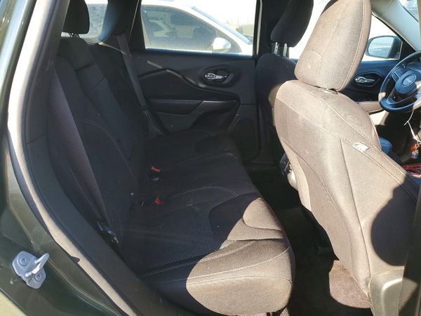 2019 JEEP CHEROKEE LATITUDE FWD