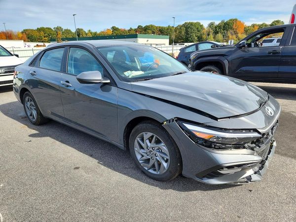 2026 HYUNDAI ELANTRA — Passenger 3/4