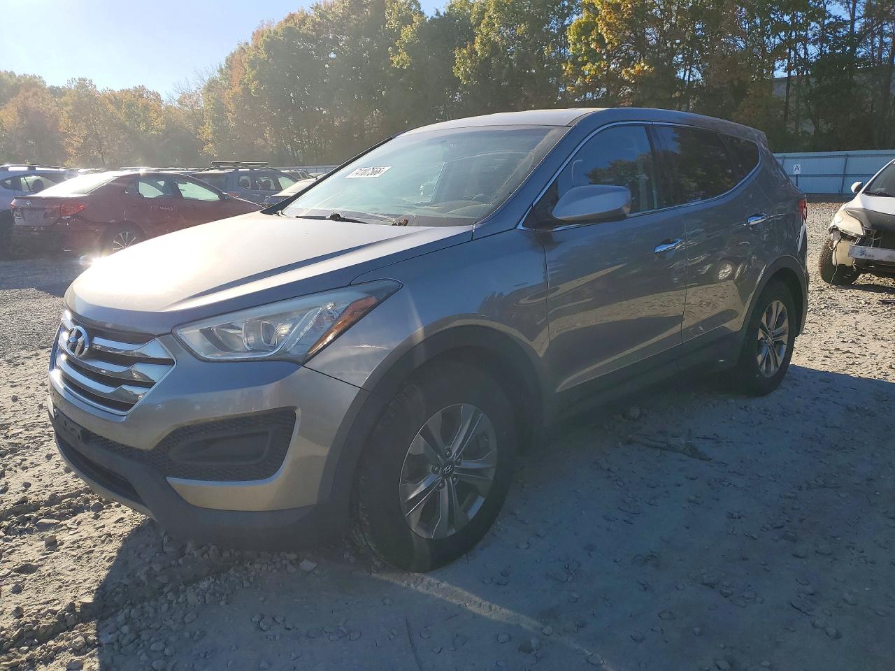 2016 HYUNDAI SANTA FE Base — Front 3/4