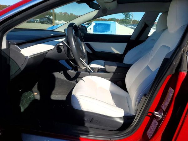 2018 TESLA MODEL 3 — DENT