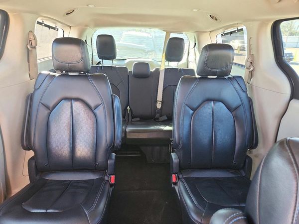 2021 CHRYSLER PACIFICA Touring L — SUVN
