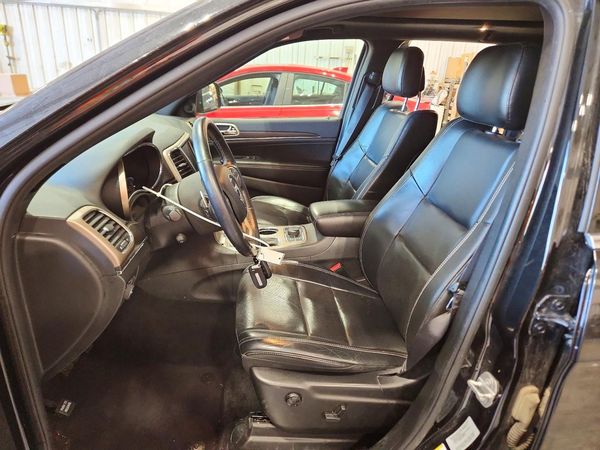 2016 JEEP GRAND CHEROKEE Limited — DENT