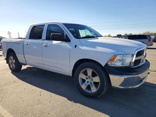 2014 RAM 1500 SLT — Passenger 3/4